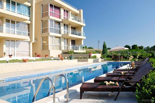 Bazen u objektu Sea Dream Rental Apartments ili u blizini