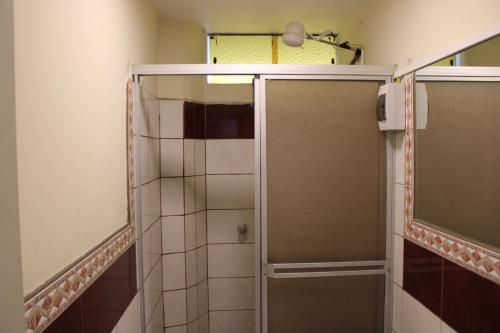 A bathroom at Hospedaje San Isidro 402