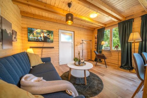 Istumisnurk majutusasutuses Magic new cozy tiny house at private lake