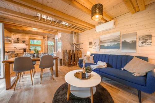 Magic new cozy tiny house at private lake