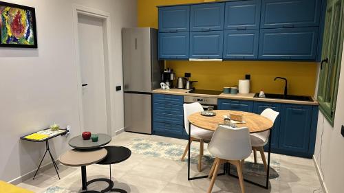 Atsiki's 54 apartmentsにあるキッチンまたは簡易キッチン