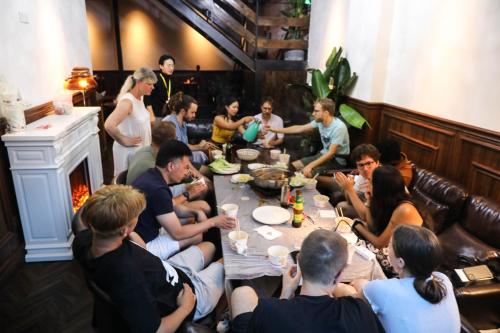 Hosté ubytování SONDERIA Lazybones Hostel-Wenshu Temple Side,Near Chenghuangmiao Metro,Cozy Hostel with All-Day Brunch, Travel Agency & Local Bar Vibes