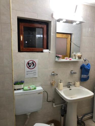 Gambar di galeri bagi Inchirieri cabana- “Chalet Rustique” di Covasna