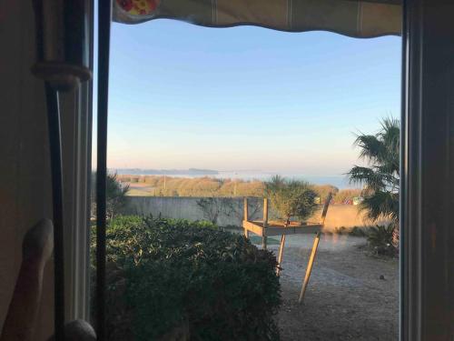 Photo de la galerie de l'établissement VILLA LES PIEDS DANS L’EAU ACCES DIRECT A LA PLAGE, à Le Plomb