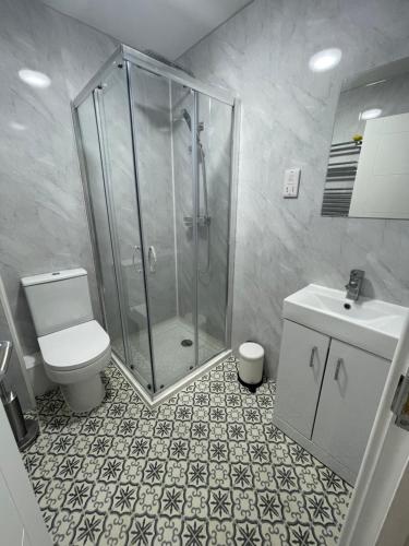 Ένα μπάνιο στο Riverside Deluxe Double Room E14