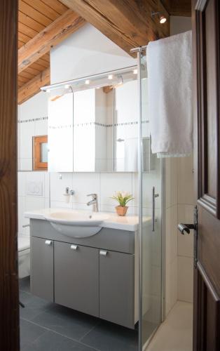 Holiday flat Val di Lai with Jacuzzi for 6 persons-Lenzerheide photo 3