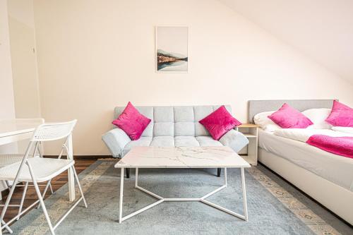 Gallery image of Airy Attic Apt.: Stylish Studio at Penzing Area in Vienna