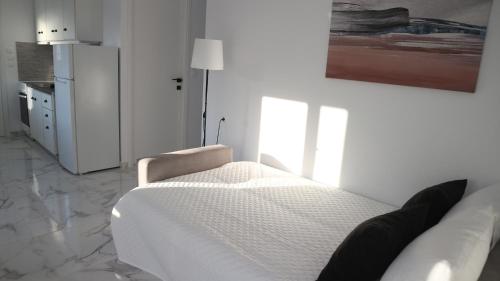 Gallery image of Alexandros Luxury Apartment in Glóssa