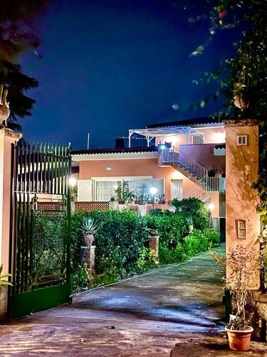 Linden House Etna