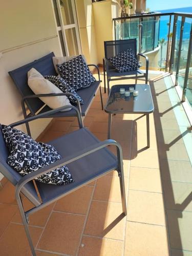 2-Bedroom Beachside Apartment with Private Parking, Estepona Centre