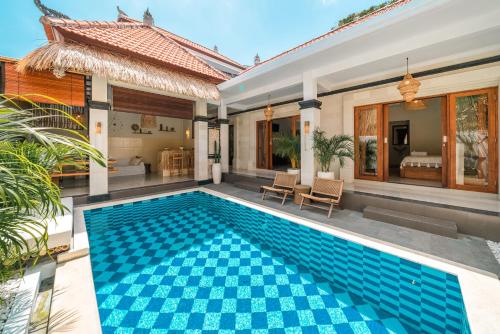 Бассейн в Villa 3BR Canggu Tropical Vibes ! или поблизости