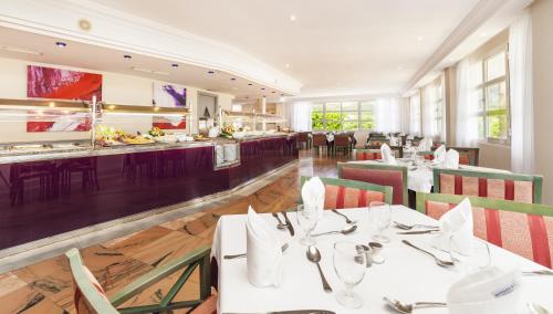 Mad på hotellet eller i nærheden