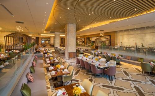 Restoran atau tempat lain untuk makan di Hilton Urumqi