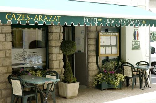 Restoran atau tempat lain untuk makan di Logis Hôtel Restaurant Cazes Arazat