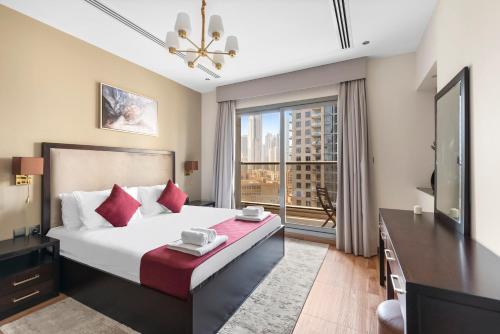 Postel nebo postele na pokoji v ubytování Burj Khalifa and Fountain view! Brand New 1BR Elite Downtown