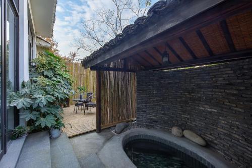TongxiangにあるTingjian Musu Private Soup Design Homestay - South Gate of Wuzhen Xizha Scenic Areaのギャラリーの写真