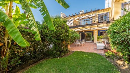 Dream Villa Front Beach Puerto Banus