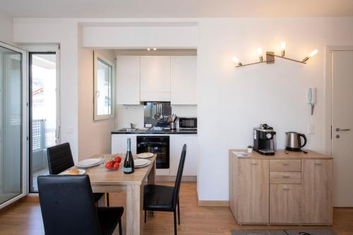 Kuchyň nebo kuchyňský kout v ubytování Lean Home - Happy Rentals