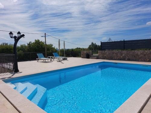 Holiday house with private Pool