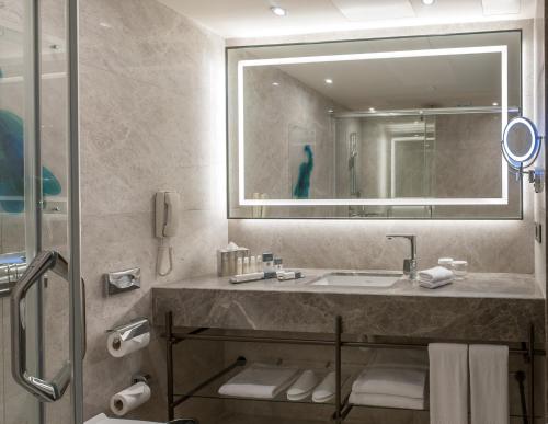 Koupelna v ubytování DoubleTree by Hilton Istanbul - Sirkeci