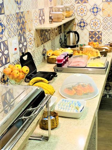 Makanan di atau berdekatan apartmen
