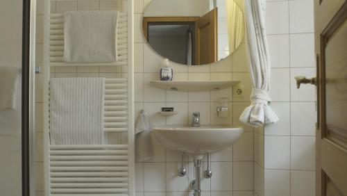 Koupelna v ubytování Fährhaus Hotel