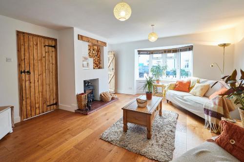 A seating area at Host & Stay - Coast Farm Cottage