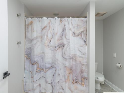 Bilik mandi di Ocean Pearl