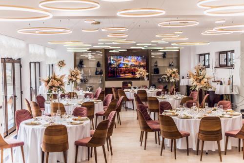 Villa Galleria — Restaurant/places to eat