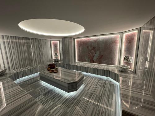 Gambar di galeri bagi Rayelin Hotel Istanbul Old City di Istanbul