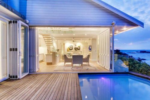 Clifton 4th Beach Villa 6 Sleeper