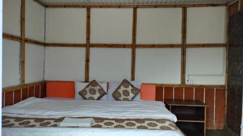 Gallery image of Silent wood retreat Phadamchen in Padamchen