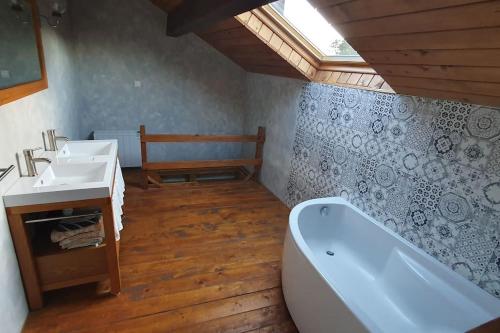 Koupelna v ubytování superbe ferme Vosgienne 10 pers