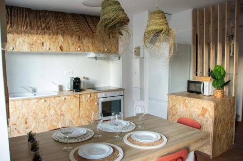Кухня или мини-кухня в La paillote marseillaise
