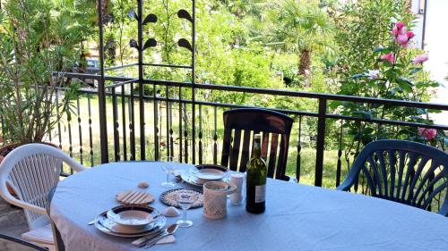 Green Garden Apartment