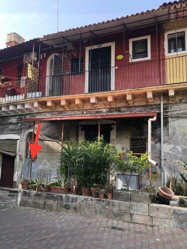 Το κτήριο όπου στεγάζεται  το ξενοδοχείο διαμερισμάτων