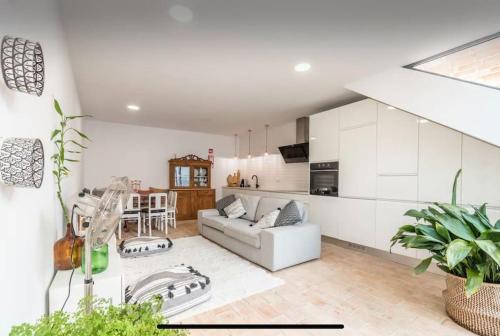 Traditional townhouse with private patio and pool