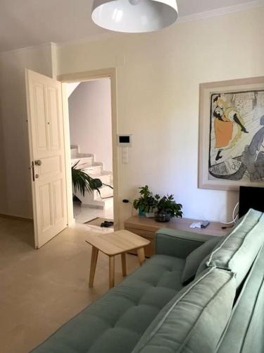 Διαμέρισμα σε ανακαινισμένο αρχοντικό 19ου αιώνα, κέντρο Μύρινας