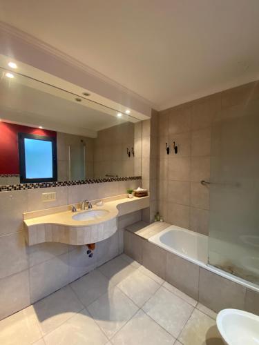 Ванная комната в Hotel Las Chirimoyas