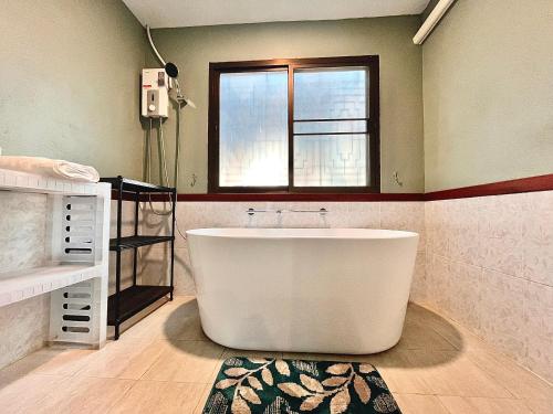 Koupelna v ubytování Windsor Garden House Chiangmai