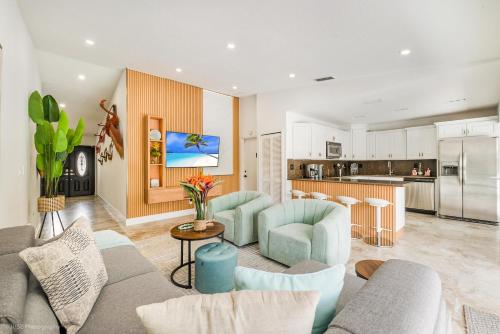 Flamingo Beach Resort- Htd Pool, 5 Bedrooms, Game Room, Baby Items , BBQ photo 6