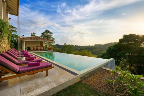 Πισίνα στο ή κοντά στο The Divine Villa