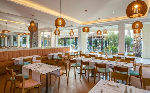 Un restaurante u otro lugar para comer en Iberostar Waves Mehari Djerba