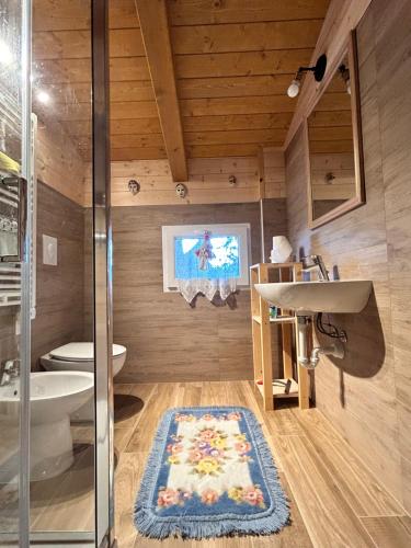 Koupelna v ubytování Agriturismo Collamato