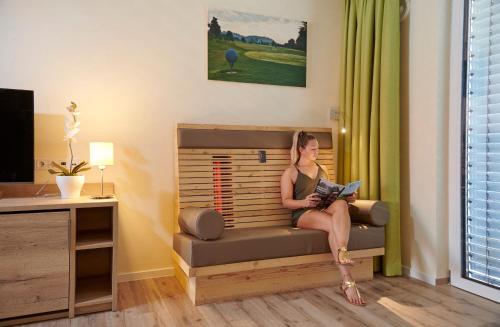 TV a/nebo společenská místnost v ubytování Bachhof Resort Hotel