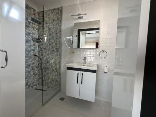 Bilik mandi di Şirin Garden Ayvalık