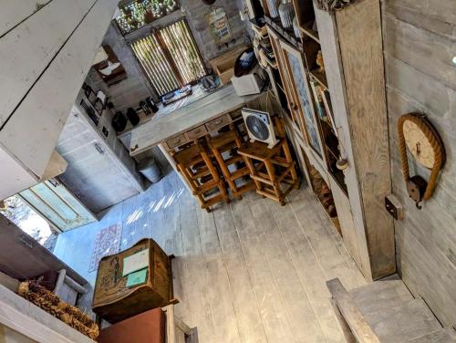 an overhead view of a kitchen in a tiny house at Chalet De Tahiti in Punaauia