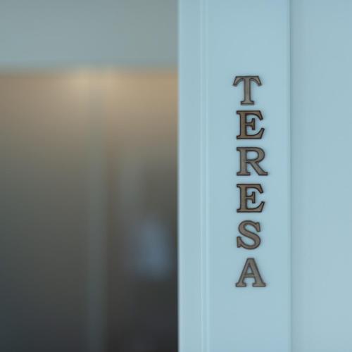 a sign that reads the american sign agency at Arcadia Agriturismo in San Nicola Manfredi