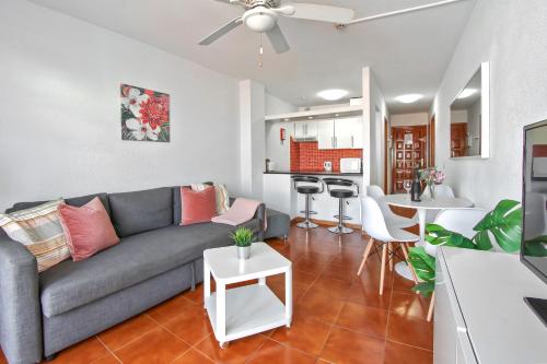 Bonito apartmento en Garden City con piscina climatizada