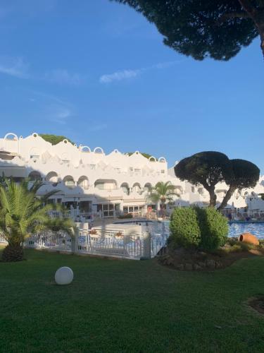 Casa Silvia Marbella - dom w kompleksie hotelowym